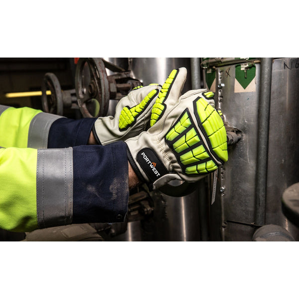 Norme EN 374 : Gants de Protection Chimique — Guide Complet