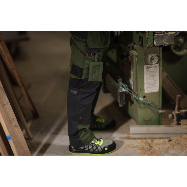 Pantalon de Travail : Comment Bien Choisir pour son Métier ?